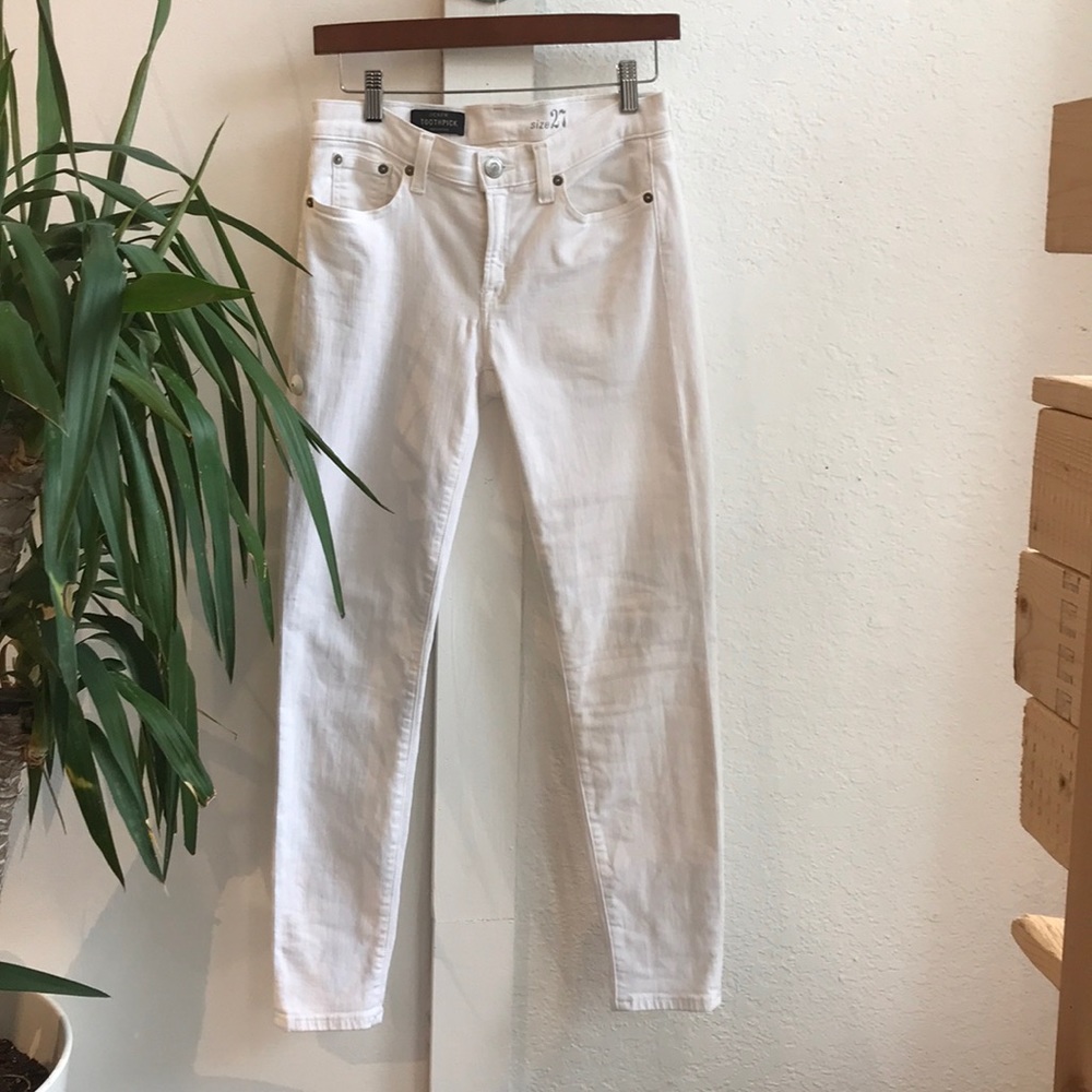 White skinny jeans